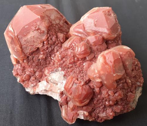 Calcite<br />Tonglüshan Mine, Edong, Daye, Huangshi Prefecture, Hubei Province, China<br />12 x 9 cm<br /> (Author: Volkmar Stingl)