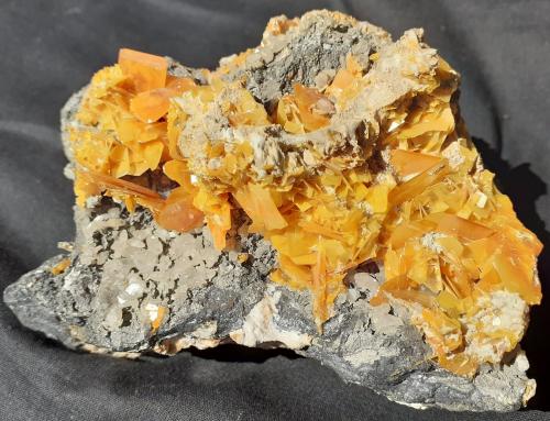 Wulfenite, Cerussite, Galena<br />Mina Stefanie, Zona minera Bleiberg, Bad Bleiberg, Distrito Villach-Land, Carintia/Kärnten, Austria<br />12 x 8 cm<br /> (Author: Volkmar Stingl)