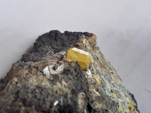 Wulfenite<br />Sandiq Mine, Sandiq, Chagai District, Balochistan (Baluchistan), Pakistan<br />6 x 5 cm<br /> (Author: Volkmar Stingl)