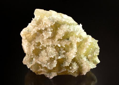 Calcite on Fluorite<br />Matagalls Mine (Sant Marçal Mines), Sant Marçal, Viladrau, Comarca Osona, Gerona / Girona, Catalonia / Catalunya, Spain<br />4.8 x 8.6 x 11 cm.<br /> (Author: Michael Shaw)