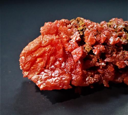 Crocoite, Cerussite<br />Dundas Extended Mine, Dundas mineral field, Zeehan District, West Coast Council, Tasmania, Australia<br />43 mm x 31 mm x 21 mm<br /> (Author: Don Lum)