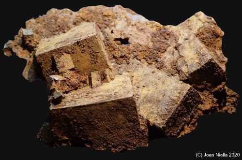 Goethita pseudomórfica de Pirita y limonita<br />Yacimiento de piritas, Llanos de Arenalejos, Carratraca, Comarca Valle del Guadalhorce, Málaga, Andalucía, España<br />9 x 7 cm<br /> (Autor: Joan Niella)