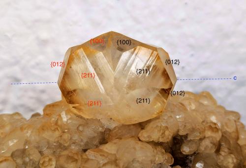 Calcita<br />La Florida mining area, Herrería-Valdáliga-Rionansa, Comarca Costa Occidental/Saja-Nansa, Cantabria, Spain<br />Cristal mayor: 2,3 × 1,8 cm<br /> (Autor: Josele)