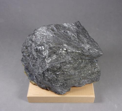 Robinsonita y Stibnita (Estibina)<br />Malé Zelezné, Partizánska Lupca, Liptovský Mikulá, Region ilina, Eslovaquia<br />10,5 x 7 x 6,8 cm.   1.049 g.<br /> (Autor: J. G. Alcolea)