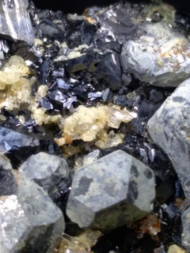 Galena, Esfalerita, Dolomita<br />Bottino Mine, Sant'Anna (Sant'Anna di Stazzema), Apuan Alps, Stazzema Municipality, Lucca Province, Tuscany, Italy<br />93 x 46 mm<br /> (Autor: Sante Celiberti)