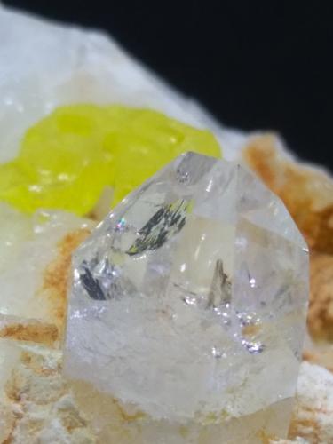 Quartz, Sulphur, Dolomite, Calcite<br />Cantera La Facciata, Carrara, Alpes Apuanos, Provincia Massa-Carrara, Toscana, Italia<br />11 x 8 cm<br /> (Author: Sante Celiberti)