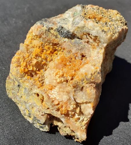 Wulfenite<br />Las Arañas Mine, Carrera Pinto, Cachiyuyo de Llampos District, Copiapó Province, Atacama Region, Chile<br />5,5 x 4 cm<br /> (Author: Volkmar Stingl)