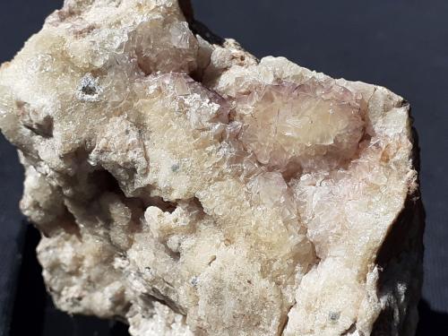 Fluorite<br />Aldino (Aldein), Bolzano Province, Trentino-Alto Adige (Trentino-Südtirol), Italy<br />4,5 x 4 cm<br /> (Author: Volkmar Stingl)