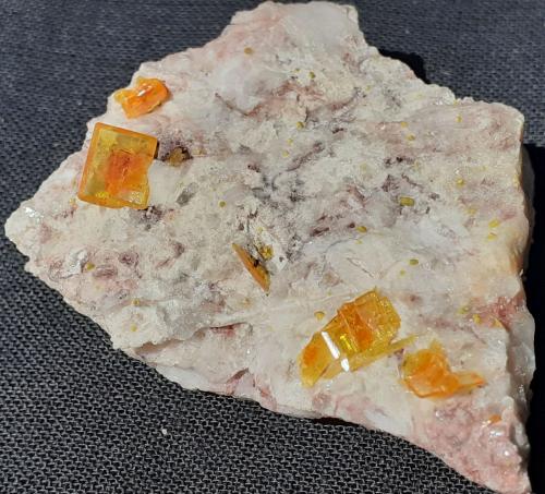 Wulfenite<br />Rowley Mine, Theba, Painted Rock District, Painted Rock Mountains, Maricopa County, Arizona, USA<br />4 x 3 cm<br /> (Author: Volkmar Stingl)