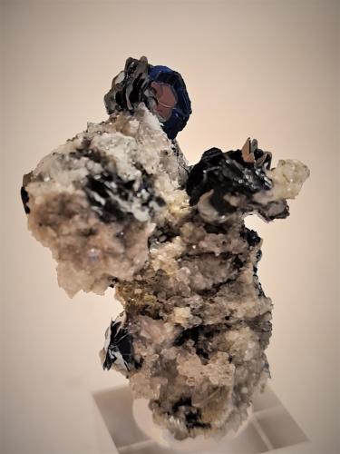Hematite<br />Les Courtes, Bassin du Talèfre, Mont Blanc Massif, Chamonix, Haute-Savoie, Auvergne-Rhône-Alpes, France<br />30mm*20mm*20mm<br /> (Author: Philippe Durand)