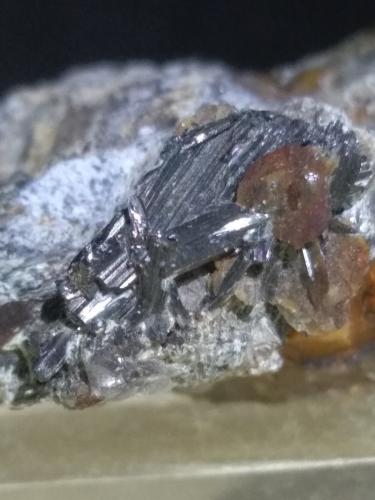 Meneghinita, Cuarzo<br />Bottino Mine, Sant'Anna (Sant'Anna di Stazzema), Apuan Alps, Stazzema Municipality, Lucca Province, Tuscany, Italy<br />49 x 28 mm<br /> (Autor: Sante Celiberti)