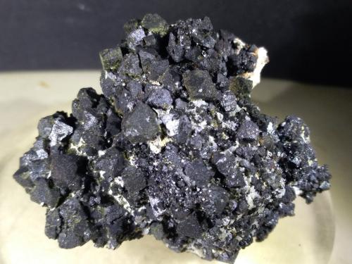 Magnetita<br />Argentiera di Sant'Anna Mines, Sant'Anna (Sant'Anna di Stazzema), Apuan Alps, Stazzema Municipality, Lucca Province, Tuscany, Italy<br />45 x 40 mm<br /> (Autor: Sante Celiberti)