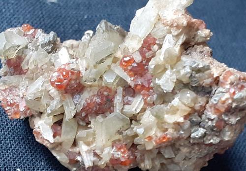 Diopside, Grossular<br />Mussa Alp, Balme, Val d'Ala, Lanzo Valleys (Valli di Lanzo), Metropolitan City of Turin Province, Piedmont (Piemonte), Italy<br />3,5 x 2,5 cm<br /> (Author: Volkmar Stingl)