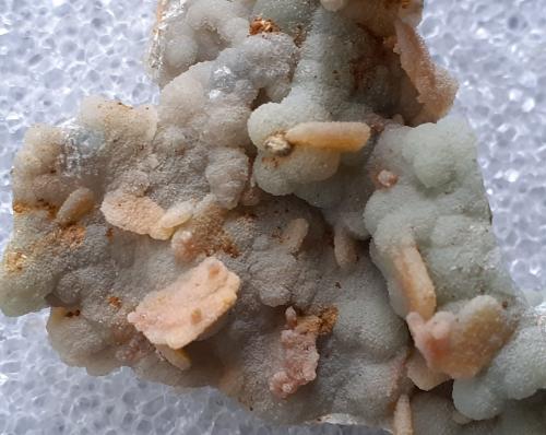 Wulfenite<br />Finch Mine, Reagan claims, Keystone Gulch, Chilito, Hayden area, Banner District, Dripping Spring Mountains, Gila County, Arizona, USA<br />4,5 x 4 cm<br /> (Author: Volkmar Stingl)