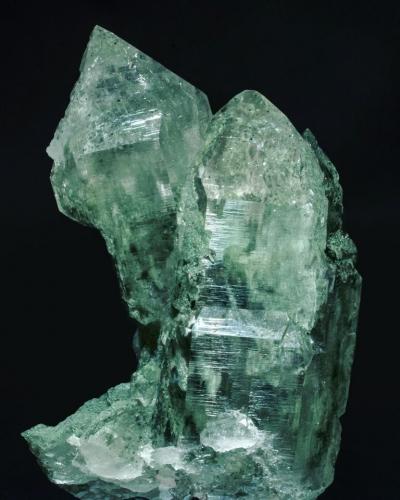 Quartz with Anatase and Chlorite inclusions<br />Sainj Valley, Manihar Valley, Kullu District, Himachal Pradesh, India<br />Specimen size: 20 × 11.3 × 8.3 cm / main crystal size: 15.5 × 6.8 cm<br /> (Author: Jordi Fabre)