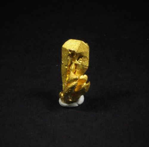 Gold<br />Uriman, Bolívar State, Venezuela<br />13 mm x 5 mm x 5 mm<br /> (Author: Don Lum)