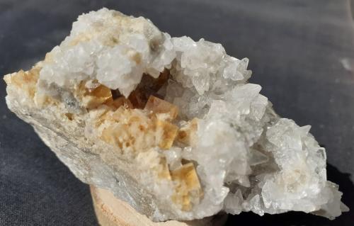 Fluorite, Calcite<br />Orismühle Quarry, Seltisberg, Liestal District, Basel-Landschaft, Switzerland<br />8 x 4 cm<br /> (Author: Volkmar Stingl)