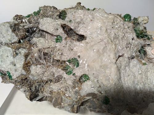 Valentinite, Tripuhyite<br />Mina Tafone, Manciano, Provincia Grosseto, Toscana, Italia<br />87,5 x 45,6 mm<br /> (Author: Sante Celiberti)