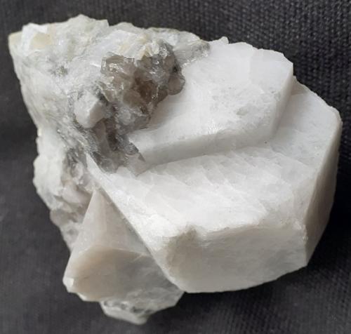 Beryl (variety Cs-beryl)<br />Tanco Mine, Bernic Lake, Winnipeg Capital Region, Manitoba, Canada<br />5 x 3,5 cm<br /> (Author: Volkmar Stingl)