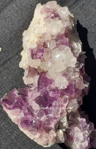 Fluorite, Quartz<br />Berbes mining area, Berbes, Ribadesella, Comarca Oriente, Principality of Asturias (Asturias), Spain<br />6 x 3 cm<br /> (Author: Volkmar Stingl)