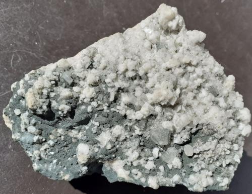 Orthoclase (variety adularia), Albite (variety pericline), 'Apatite'<br />Zona Paso de San Gotardo, Macizo Central San Gotardo, Leventina, Ticino (Tessin), Suiza<br />10,5 x 7,5 cm<br /> (Author: Volkmar Stingl)