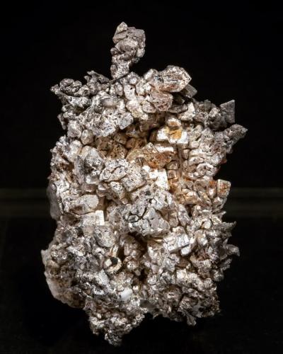 Silver<br />Encantada Mine, La Encantada, Municipio Melchor Múzquiz, Coahuila (Coahuila de Zaragoza), Mexico<br />Specimen size: 3.5 × 3 × 2.2 cm / main crystal size: 0.3 × 0.3 cm<br /> (Author: Jordi Fabre)