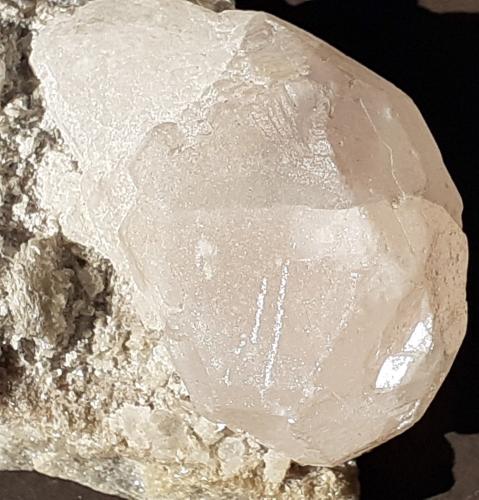 Beryl (variety morganite)<br />Dara-i-Pech pegmatite, Chapa Dara District, Kunar Province (Konar), Afghanistan<br />7 x 3,5 cm<br /> (Author: Volkmar Stingl)