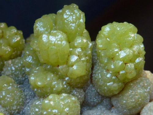 Piromorfita, Barita<br />San Andrés Mine, Espiel, Comarca Valle del Guadiato, Córdoba, Andalusia, Spain<br />Encuadre 2,5 x 2,5 cm.<br /> (Autor: javier ruiz martin)