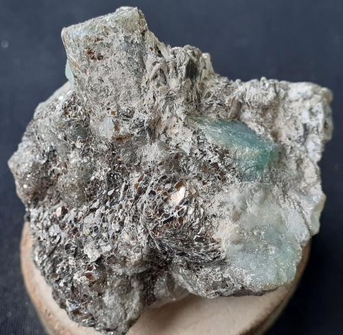 Beryl (variety emerald)<br />Emerald Deposit, A Franqueira, A Cañiza, Comarca Paradanta, Pontevedra, Galicia / Galiza, Spain<br />4 x 4 cm<br /> (Author: Volkmar Stingl)