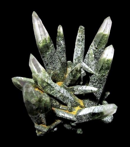 Quartz, Chlorite<br />Ganesh Himal, Dhading District, Bagmati Pradesh, Nepal<br />Specimen height 4.5 cm<br /> (Author: Tobi)