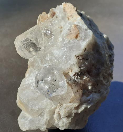Topaz<br />Gilgit-Baltistan (Northern Areas), Pakistan<br />8 x 6 cm<br /> (Author: Volkmar Stingl)