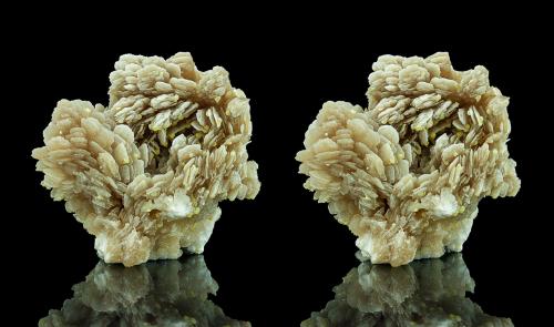 Baryte, Sulphur<br />Machów Mine, Tarnobrzeg, Subcarpathian Voivodeship, Poland<br />6,9 x 5,3 cm<br /> (Author: Niels Brouwer)