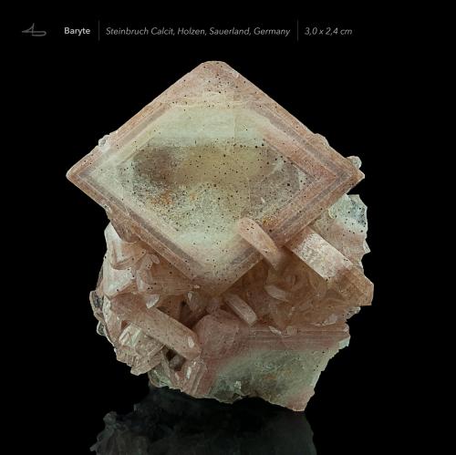 Baryte, Hematite<br />Calcite Quarry, Holzen, Arnsberg, Sauerland, North Rhine-Westphalia/Nordrhein-Westfalen, Germany<br />3,0 x 2,4<br /> (Author: Niels Brouwer)
