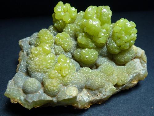 Piromorfita, Barita<br />San Andrés Mine, Espiel, Comarca Valle del Guadiato, Córdoba, Andalusia, Spain<br />6 x 4 cm.<br /> (Autor: javier ruiz martin)