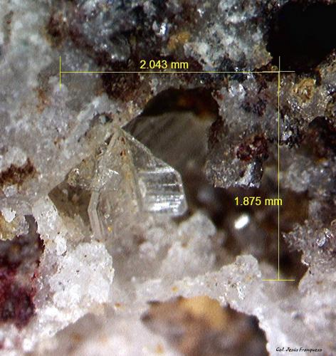 Cerusita.<br />Sierra del Cabo de Gata, Níjar, Comarca Metropolitana de Almería, Almería, Andalucía, España<br />2´043 x 1´875 mm.<br /> (Autor: Jesus Franquesa Baucells)