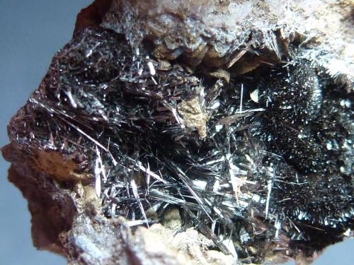 Pirolusita<br />Barranco del Francés, Sierra Almagrera, Cuevas del Almanzora, Comarca Levante Almeriense, Almería, Andalusia, Spain<br />4 x 4 cm.<br /> (Autor: javier ruiz martin)