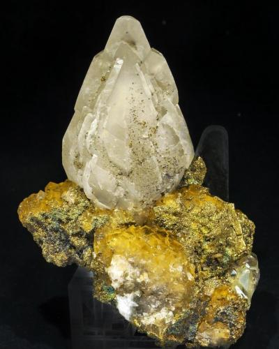 Calcite, Fluorite and Pyrite<br />Villabona Mines, Barrio de la Estación, Villabona, Llanera, Comarca del Nora, Principality of Asturias (Asturias), Spain<br /><br /> (Author: Jordi Fabre)