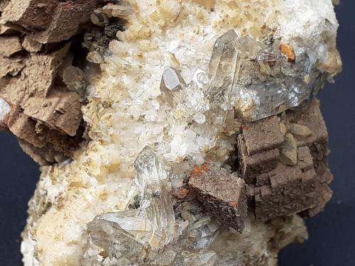 Quartz, Siderite, Chlorite (Group)<br />Saurüssel, Mörchner area, Zemmgrund, Ziller Valley (Zillertal), North Tyrol, Tyrol/Tirol, Austria<br />8 x 7 cm<br /> (Author: Volkmar Stingl)