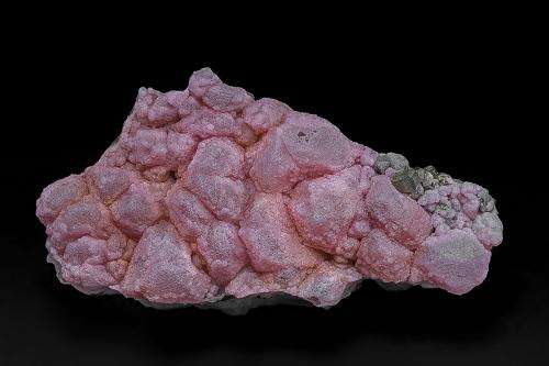 Quartz, Rhodochrosite, Pyrite<br />Oppu Mine, Nishimeya-mura, Nakatsugaru District, Aomori Prefecture, Tohoku Region, Honshu Island, Japan<br />7.8 x 4.0 cm<br /> (Author: am mizunaka)
