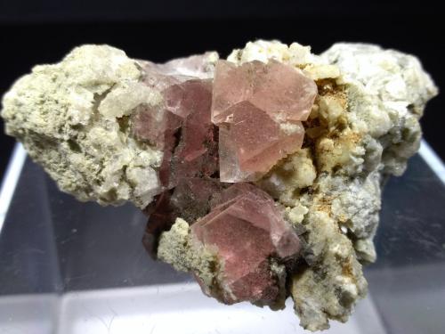 Fluorite<br />Glaciar Le Trient, Trient, Martigny, Wallis (Valais), Suiza<br />60,3 x 44,5 mm<br /> (Author: Sante Celiberti)