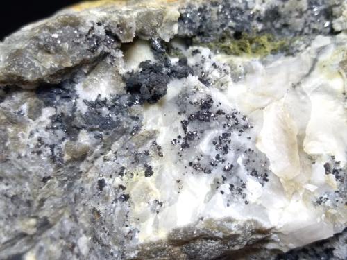 Plata, Acantita<br />Monte Narba Mine, San Vito, Narba Mountain, Sud Sardegna Province, Sardinia/Sardegna, Italy<br />78,5 x 56 mm<br /> (Autor: Sante Celiberti)