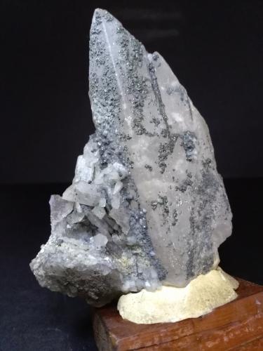 Baryte, Pyrite, Fluorite<br />Silius, Ciudad metropolitana de Cagliari, Cerdeña/Sardegna, Italia<br />11 x 8 cm<br /> (Author: Sante Celiberti)