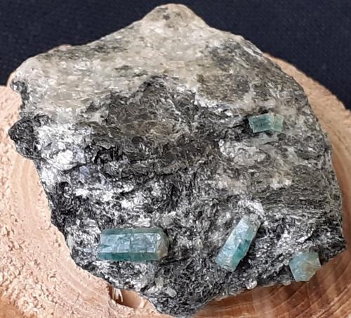 Beryl (variety Emerald)<br />Sedl, Habach Valley, Hohe Tauern, Salzburg, Austria<br />3 x 2,5 cm<br /> (Author: Volkmar Stingl)