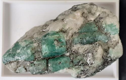 Beryl (variety Emerald)<br />Sandawana Mine, Colinas Mweza, Mberengwa District, Midlands Province, Zimbabwe<br />5 x 3 cm<br /> (Author: Volkmar Stingl)