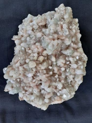 Fluorapophyllite-(K), Stilbite-Ca<br />Pune District (Poonah District), Maharashtra, India<br />18 x 14 cm<br /> (Author: Volkmar Stingl)