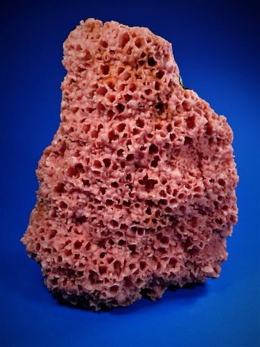 Rhodochrosite, Quartz, Pyrite<br />Mina Oppu, Nishimeya-mura, Distrito Nakatsugaru, Prefectura Aomori, Región Tohoku, Isla Honshu, Japón<br />26 cm x 23 cm x 10 cm<br /> (Author: Don Lum)