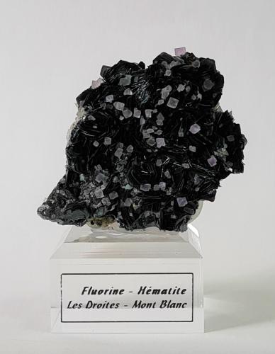 Hematite and Fluorite<br />Les Droites (south face), Mont Blanc Massif, Chamonix, Haute-Savoie, Auvergne-Rhône-Alpes, France<br />60mm x 55mm *35 mm<br /> (Author: Philippe Durand)