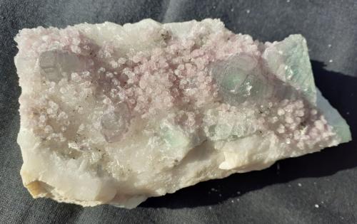 Fluorite<br />Baimashan tunnel (construction site), Qianbaxia, Wuyishan, Nanping Prefecture, Fujian Province, China<br />9,5 x 5,5 cm<br /> (Author: Volkmar Stingl)
