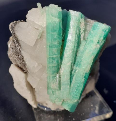 Beryl (variety Emerald)<br />Dayakou Mine, Mengdong township, Malipo, Wenshan Zhuang and Miao Autonomous Prefecture, Yunnan Province, China<br />7 x 6 cm<br /> (Author: Volkmar Stingl)