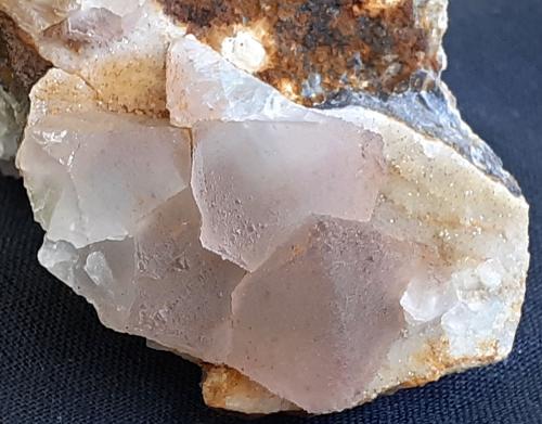 Fluorite<br />Yongping Mine, Yongping, Yanshan, Shangrao Prefecture, Jiangxi Province, China<br />5,5 x 3 cm<br /> (Author: Volkmar Stingl)